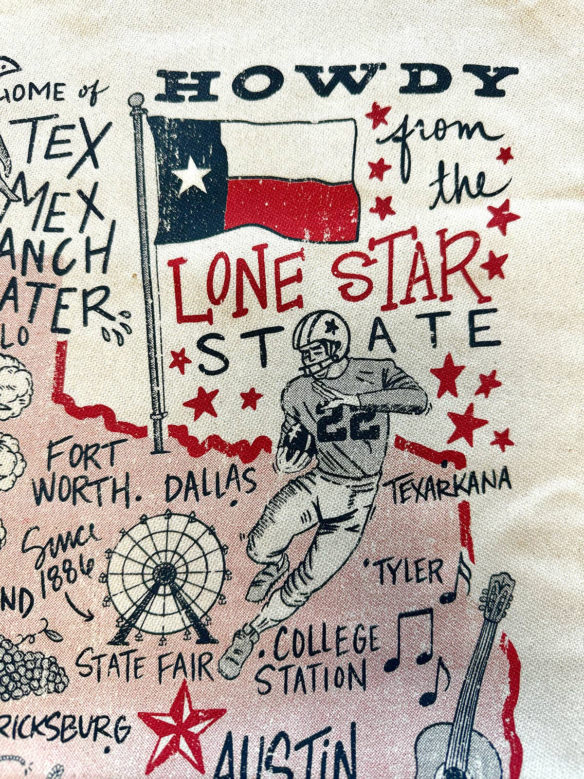 SOUTHERN FRIED DESIGN BARN - Everything Is Bigger In Texas- Kitchen Towel