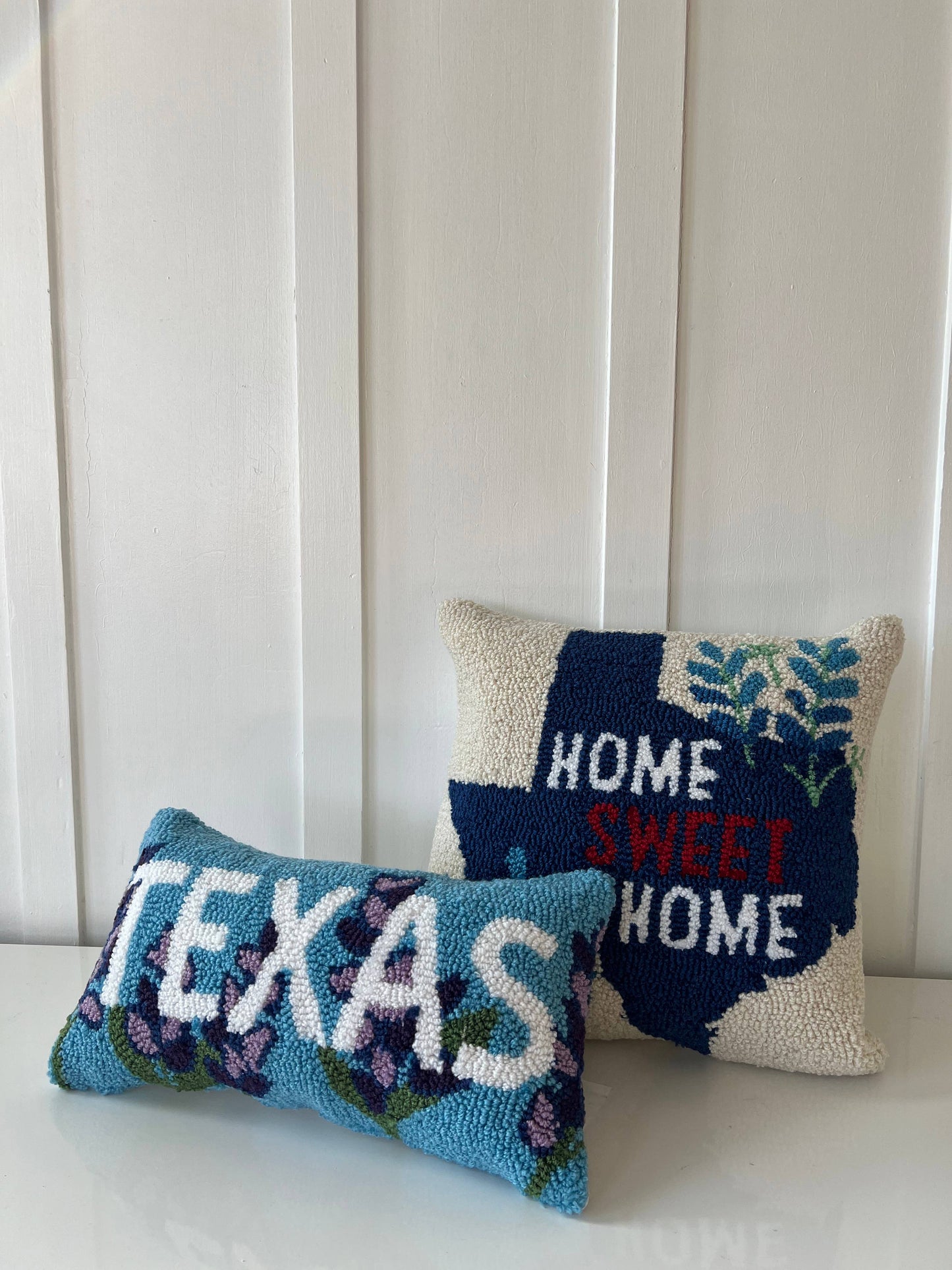 Peking Handicraft - Texas Blue Bonnet Hook Pillow