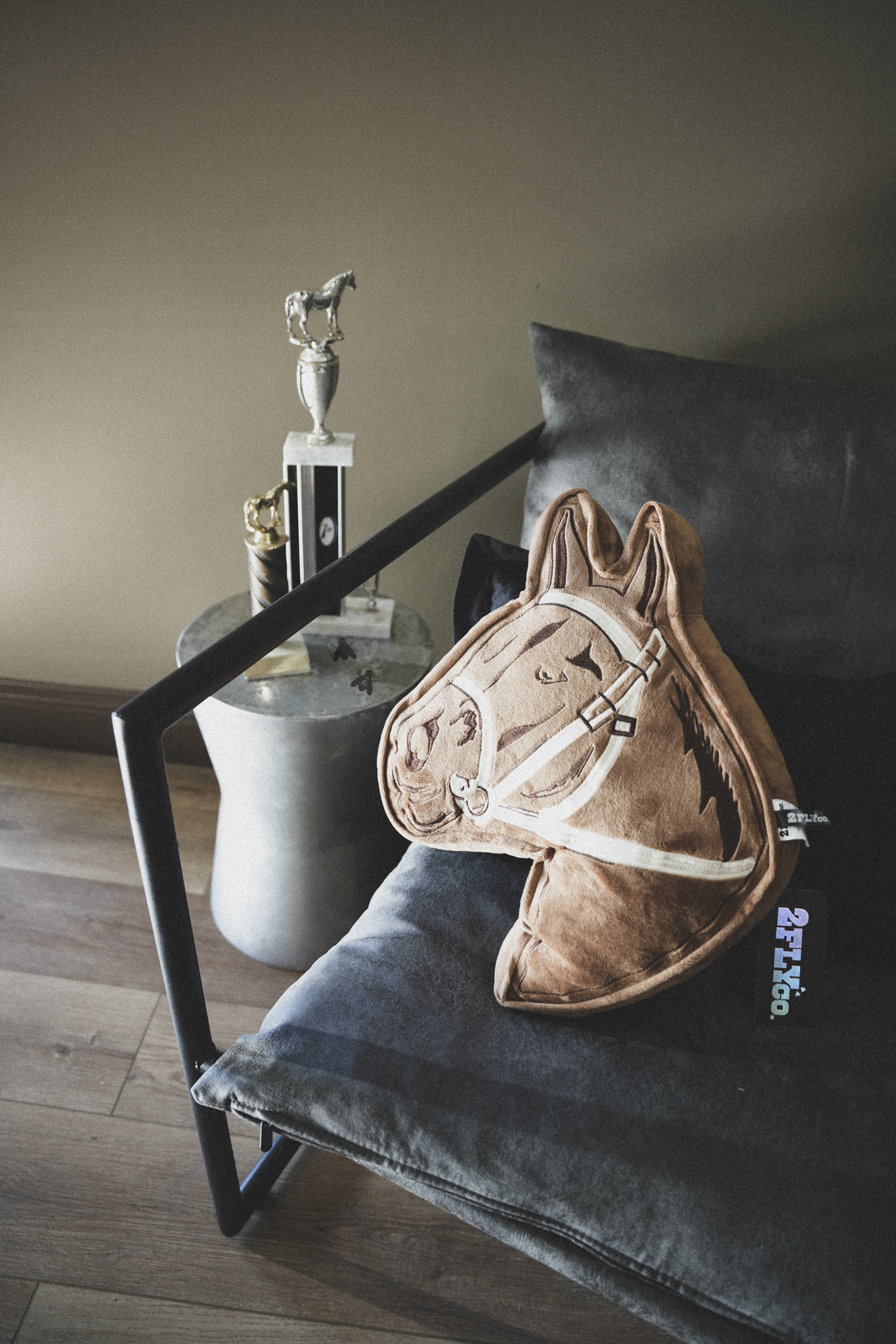 2 Fly Co - SHOW PONY PILLOW *BAY BROWN